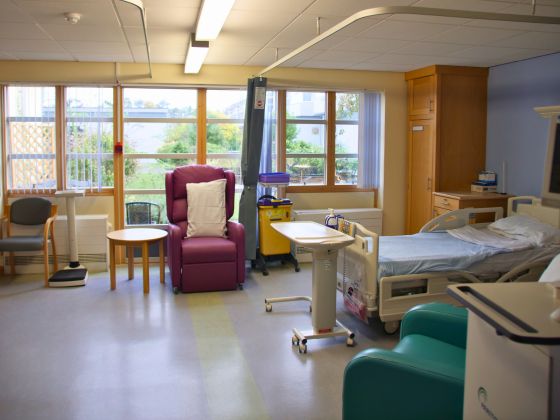 acute oncology service room