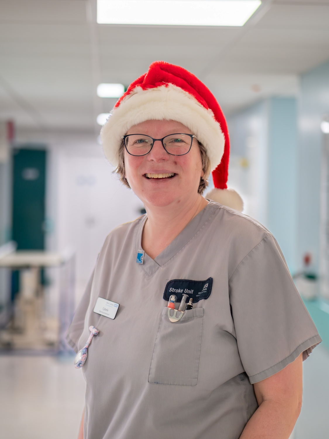 Nursing assistant on hospital ward