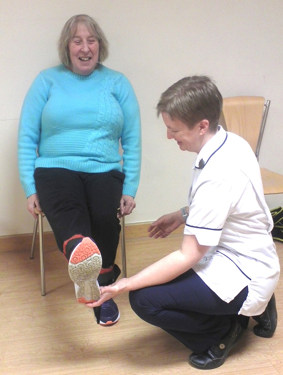 Becky Chapman, physiotherapist at West Suffolk NHS Foundation Trust, offers patients therapy as part of the community pulmonary rehabilitation service.